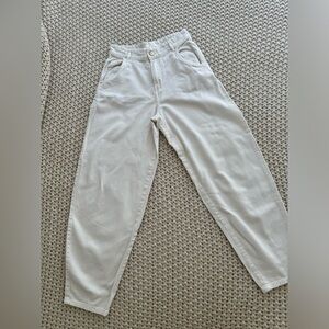 H&M Mom Fit High Rise White Jeans Size 2